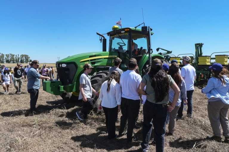 Bayer y UBA culminan con éxito la edición “+Agro+Futuro”