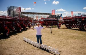 Potencia y precisión en sembradoras y tractores