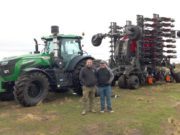 Indecar entregó el primer equipo con tractor incluido