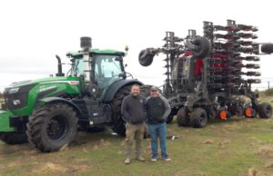 Indecar entregó el primer equipo con tractor incluido