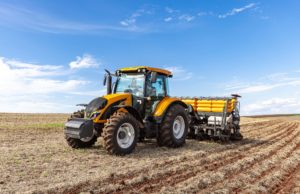 Valtra refuerza su oferta de tractores y servicio en el país
